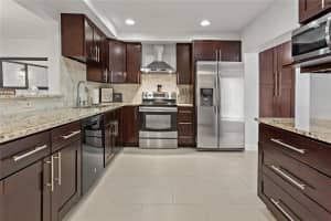 4350 OUTRIGGER LN, TAMPA, FL 33615 Sold 12/09/22