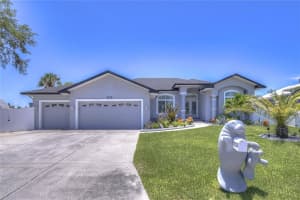 702 EAGLE LN, APOLLO BEACH, FL 33572 Sold 08/30/22