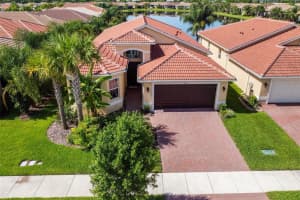 4951 GRAND BANKS DR, WIMAUMA, FL 33598 Sold 09/14/22