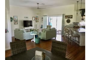 4305 MEADOWLAND CIR, SARASOTA, FL 34233 Sold 10/14/22