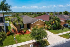 566 19TH ST NW, RUSKIN, FL 33570 Sold 08/19/22