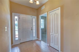 566 19TH ST NW, RUSKIN, FL 33570 Sold 08/19/22