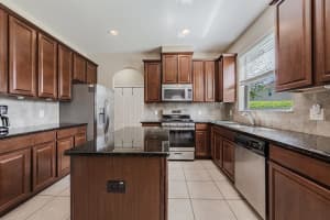 213 WESTCHESTER HILLS LN, VALRICO, FL 33594 Sold 07/28/22