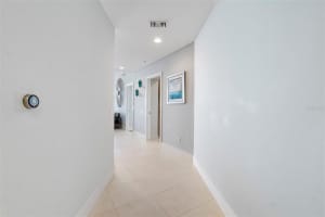 175 1ST ST S #2705, ST PETERSBURG, FL 33701 Sold 10/27/22