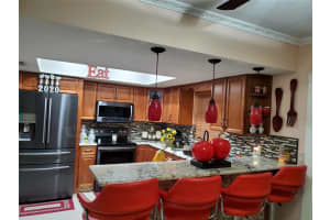 9242 CAMINO VILLA BLVD, TAMPA, FL 33635 Sold 08/04/22