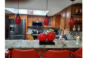 9242 CAMINO VILLA BLVD, TAMPA, FL 33635 Sold 08/04/22