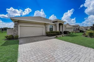 284 BENTLEY OAKS BLVD, AUBURNDALE, FL 33823 Sold 09/01/22