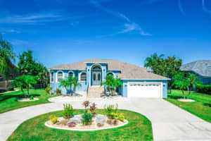 805 GOLF ISLAND DR, APOLLO BEACH, FL 33572 Sold 09/20/22