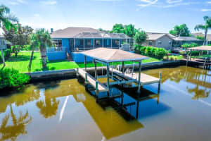 805 GOLF ISLAND DR, APOLLO BEACH, FL 33572 Sold 09/20/22