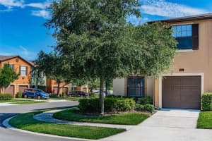 2641 EDGEWATER FALLS DR, BRANDON, FL 33511 Sold 08/19/22