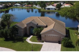 7210 38TH CT E, SARASOTA, FL 34243 Sold 07/12/22