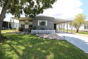 207 N SAINT THOMAS CIR, APOLLO BEACH, FL 33572 Sold 08/19/22