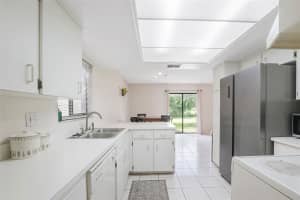 1396 BRAMBLEWOOD DR, LAKELAND, FL 33811 Sold 09/13/22