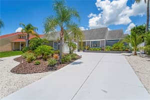 6617 DOLPHIN COVE DR, APOLLO BEACH, FL 33572 Sold 09/21/22