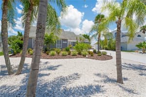 6617 DOLPHIN COVE DR, APOLLO BEACH, FL 33572 Sold 09/21/22