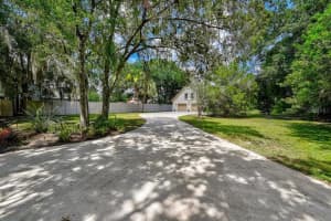 2220 LINDA LN, LUTZ, FL 33558 Sold 08/15/22