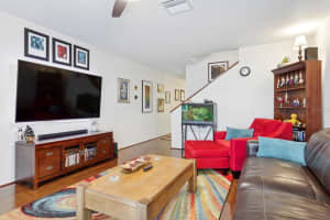 611 KENSINGTON LAKE CIR, BRANDON, FL 33511 Sold 09/15/22