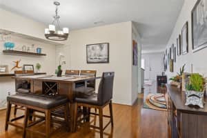 611 KENSINGTON LAKE CIR, BRANDON, FL 33511 Sold 09/15/22