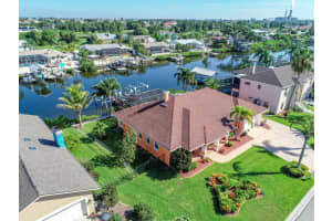 903 GOLF ISLAND DR, APOLLO BEACH, FL 33572 Sold 01/05/23