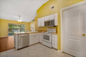 305 CHARDONNAY PL, VALRICO, FL 33594 Sold 08/03/22