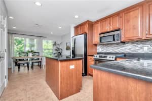 8857 WHITE SAGE LOOP, LAKEWOOD RANCH, FL 34202 Sold 08/31/22