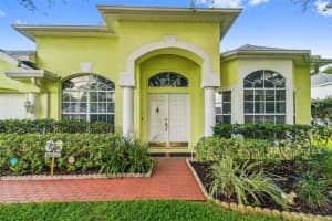 8618 BROOKWAY CIR, TAMPA, FL 33635 Sold 10/03/22