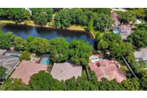 1909 FLORESTA VIEW DR, TAMPA, FL 33618 Sold 11/03/22