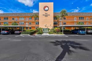 7930 SUN ISLAND DR S #202, SOUTH PASADENA, FL 33707 Sold 01/31/23