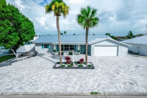 6329 Balboa Ln, Apollo Beach, FL 33572, Sold 08/26/22