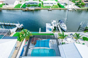 6329 Balboa Ln, Apollo Beach, FL 33572, Sold 08/26/22