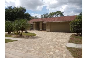 4507 DIAMOND CIR N, SARASOTA, FL 34233 Sold 02/02/23