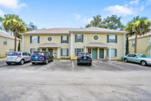 5128 SUNRIDGE PALMS DR #33, TAMPA, FL 33617 Sold 10/03/22
