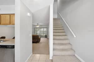 5128 SUNRIDGE PALMS DR #33, TAMPA, FL 33617 Sold 10/03/22