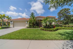 319 Royal Bonnet Dr, Apollo Beach, FL 33572, Sold 08/26/22
