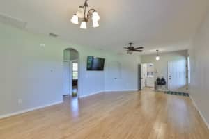 720 College Chase Dr, Ruskin, FL 33570, Sold 09/09/22