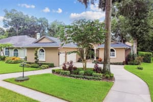 2411 VALRICO FOREST DR, VALRICO, FL 33594 Sold 09/02/22