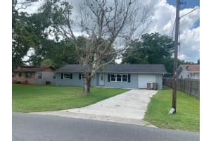 27821 Lois Dr, Tavares, FL 32778, Sold 11/23/22