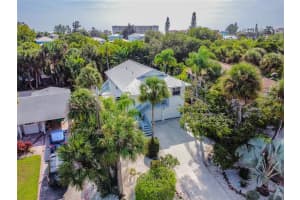 215 Island Cir, Siesta Key, FL 34242, Sold 10/11/22