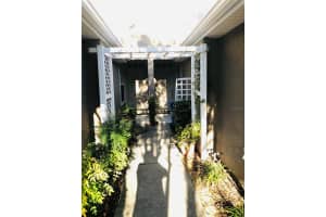 4122 KEY THATCH DR, TAMPA, FL 33610 Sold 05/11/23