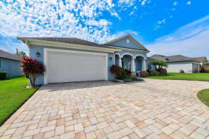 7071 HIGHLANDS CREEK AVE, LAKELAND, FL 33813 Sold 12/02/22