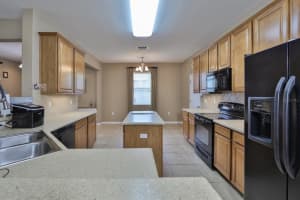 8607 Tidal Breeze Dr, Riverview, FL 33569, Sold 12/05/22
