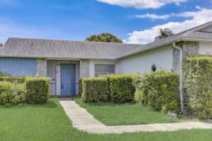 3888 Easton St, Sarasota, FL 34238, Sold 10/07/22