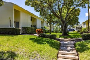 4504 LA CARMEN CT, TAMPA, FL 33611 Sold 11/08/22