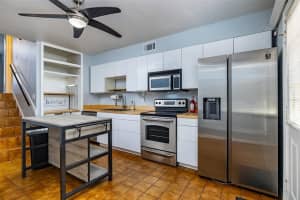 4504 LA CARMEN CT, TAMPA, FL 33611 Sold 11/08/22