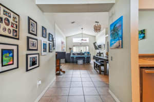 226 LAKEWAY LN, APOLLO BEACH, FL 33572 Sold 01/05/23