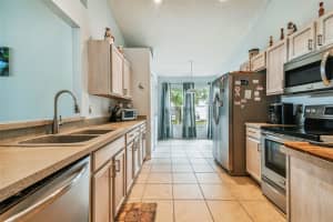 226 LAKEWAY LN, APOLLO BEACH, FL 33572 Sold 01/05/23