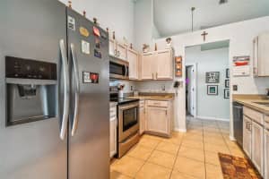 226 LAKEWAY LN, APOLLO BEACH, FL 33572 Sold 01/05/23