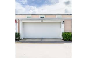 11820 CYPRESS CREST CIR #10, TAMPA, FL 33626 Sold 10/20/22