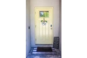 729 Royal Empress Dr, Ruskin, FL 33570, Sold 10/06/22