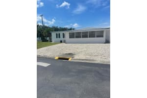 302 S PORT ROYAL LN, APOLLO BEACH, FL 33572 Sold 12/23/22